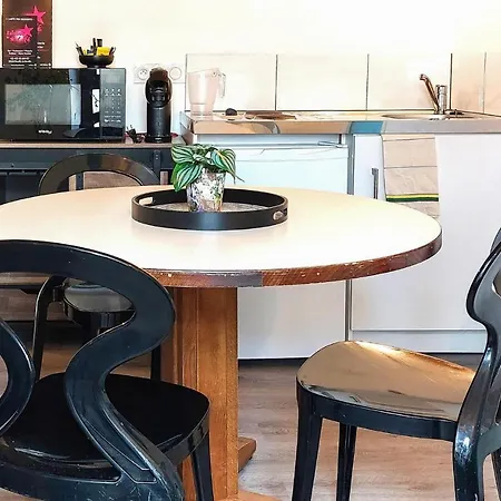 Lovely In Le Vendin 아파트