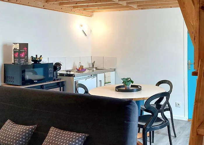 Lovely In Le Vendin Appartement