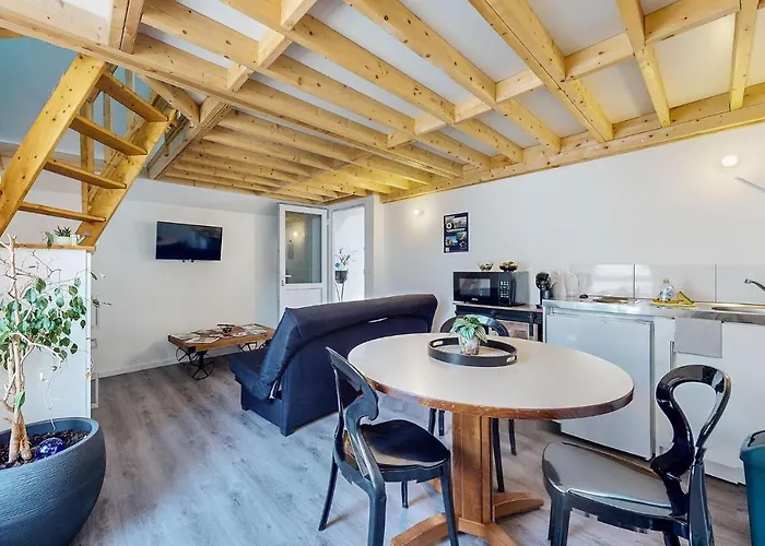 Lovely In Le Vendin Appartement *